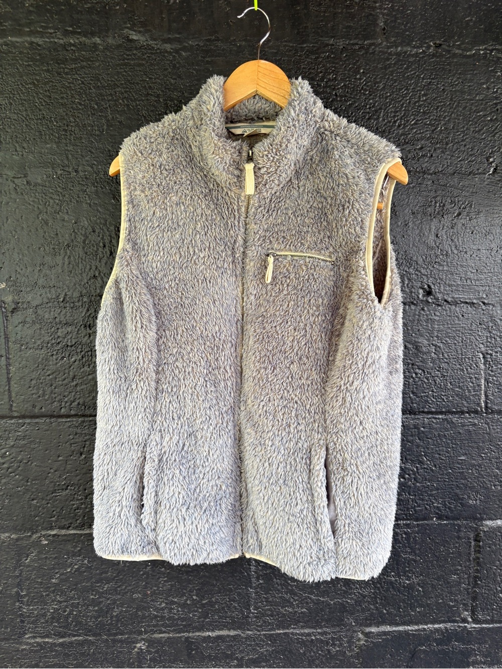 Ultimate Terrain Heritage Collection Plush Zip-Up Sherpa Vest - Light Blue/Gray